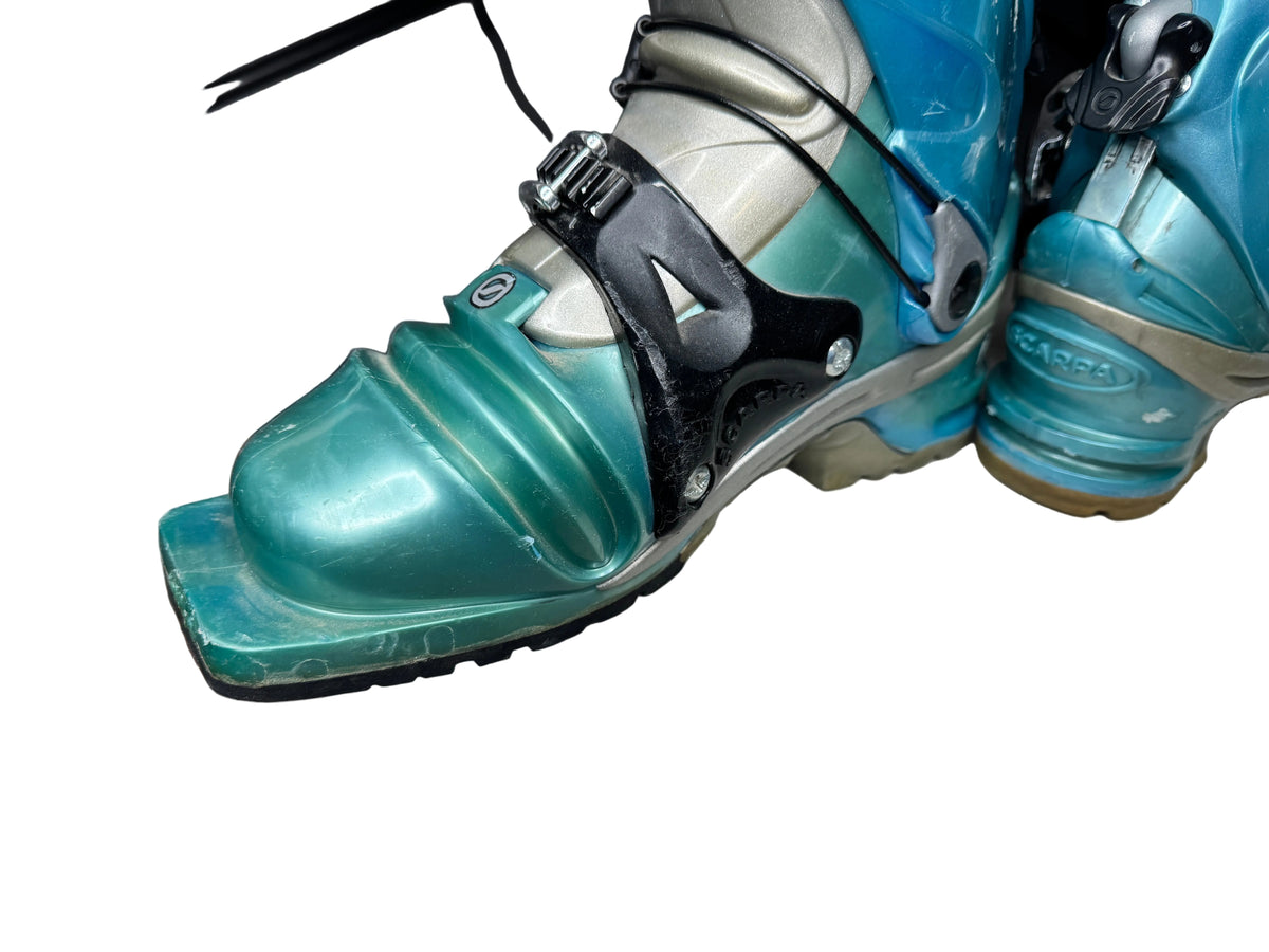 Used Scarpa Women’s T2X Telemark boots Mondo 24.5