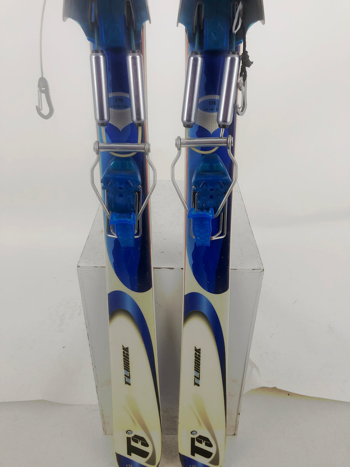 176cm Rossignol T3 w/ Black Diamond O2 Sm Midstiff (Used)