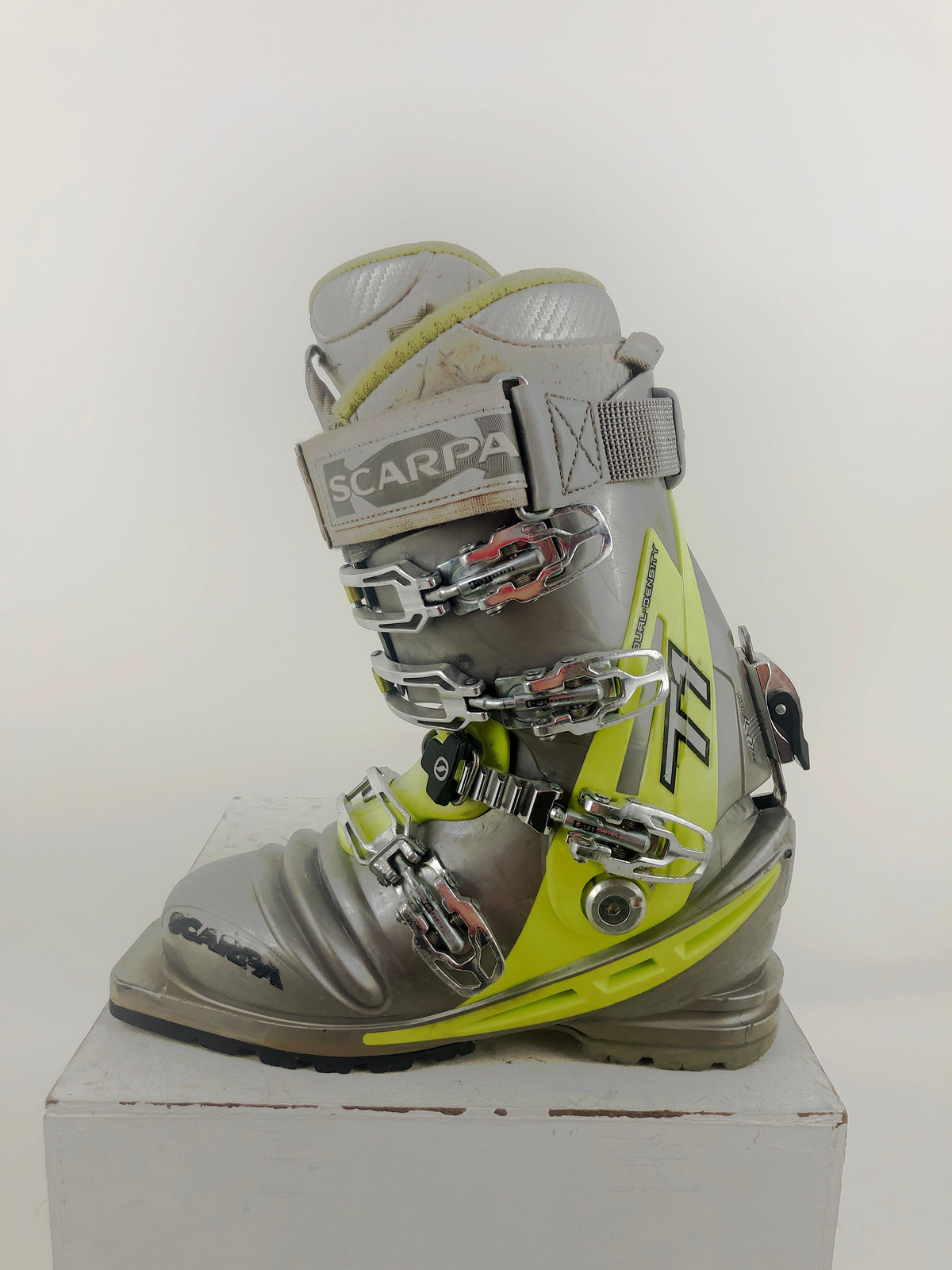 24.5 Scarpa T1 (Used)