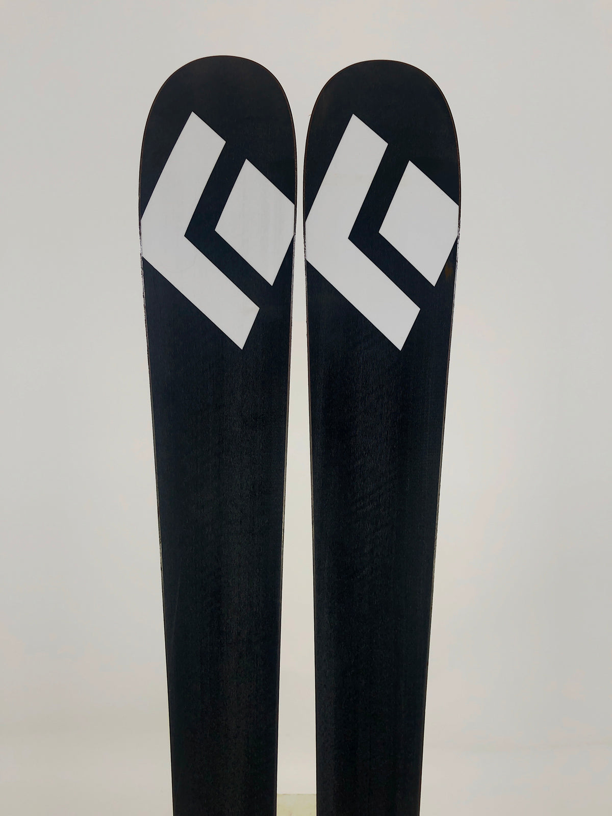 155cm Black Diamond Joule w/ 22 Designs Hammerhead (Used)