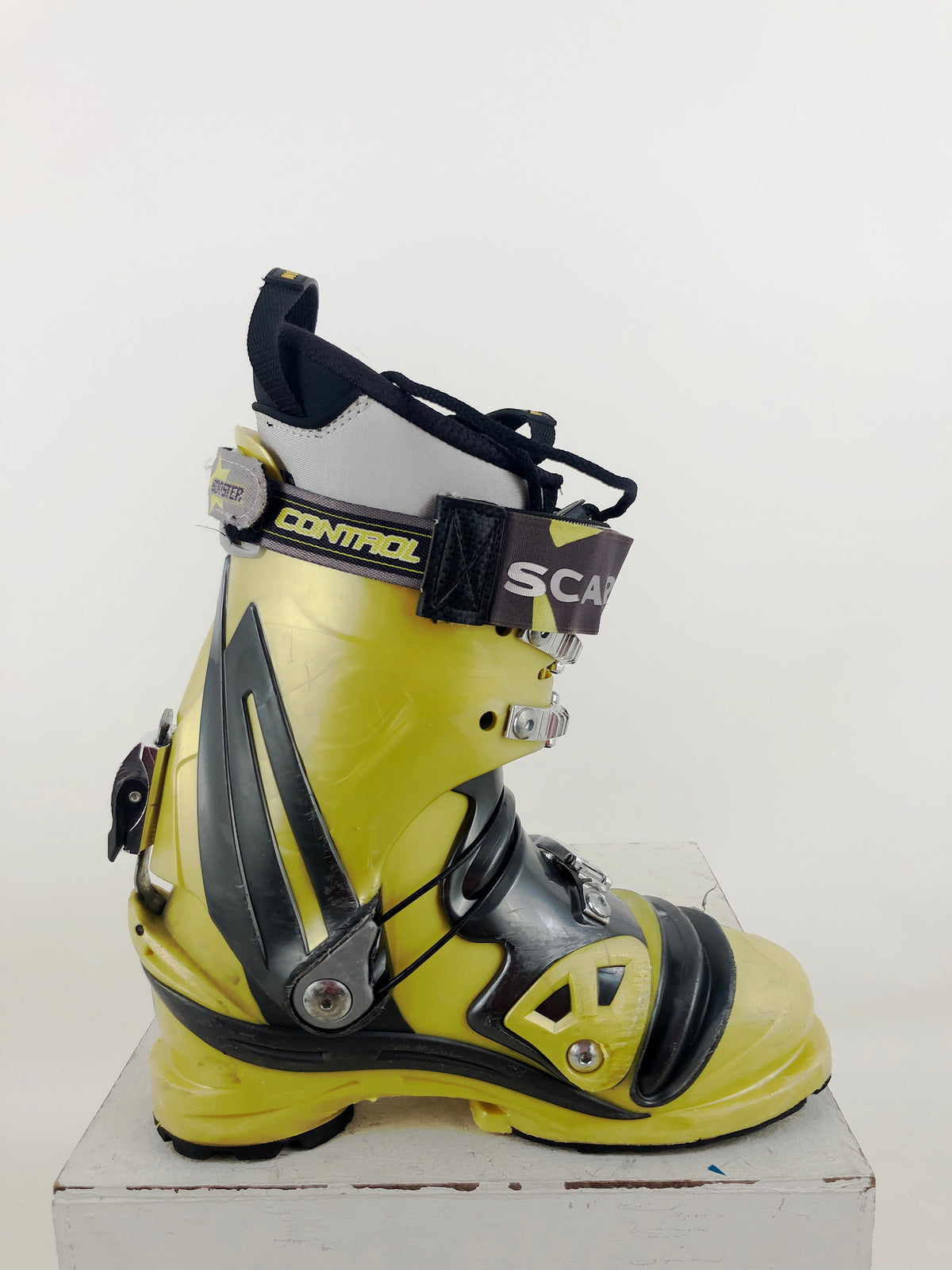 25.0 Scarpa TX Comp w/ Intuition Tongue (Used)