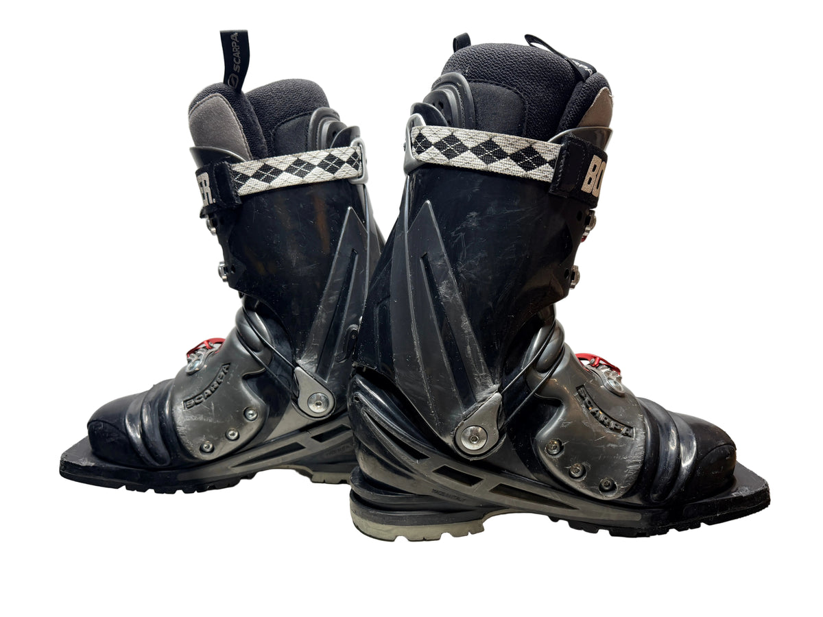 Used Scarpa T1 Telemark Ski Boots in Mondo 27.5 with Booster Power Straps. 75mm duckbill telemark boots sold by Freeheel Life.