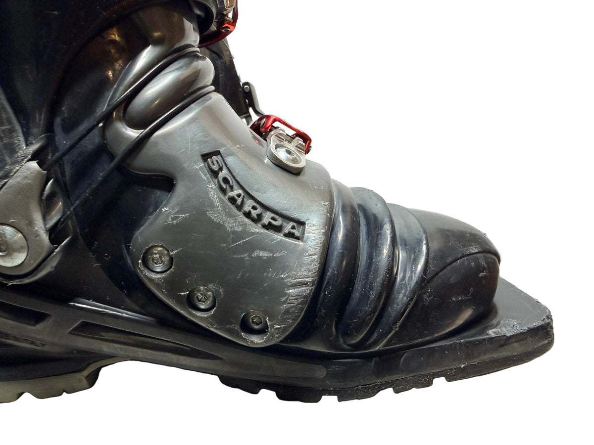 Used Scarpa T1 Telemark Ski Boots in Mondo 27.5 with Booster Power Straps. 75mm duckbill telemark boots sold by Freeheel Life.