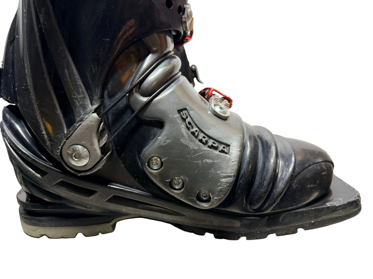 Used Scarpa T1 Telemark Ski Boots in Mondo 27.5 with Booster Power Straps. 75mm duckbill telemark boots sold by Freeheel Life.