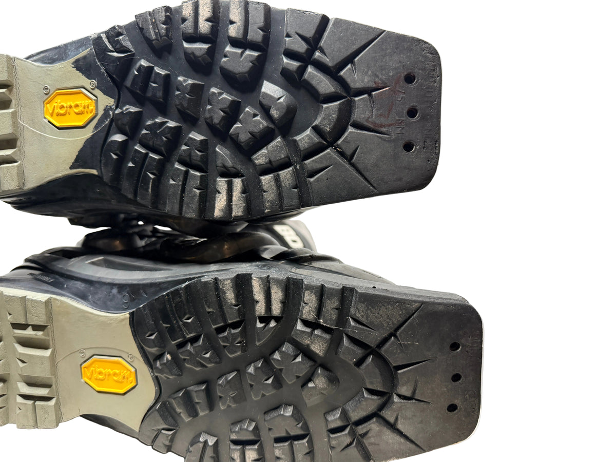 Used Scarpa T1 Telemark Ski Boots in Mondo 27.5 with Booster Power Straps. 75mm duckbill telemark boots sold by Freeheel Life.