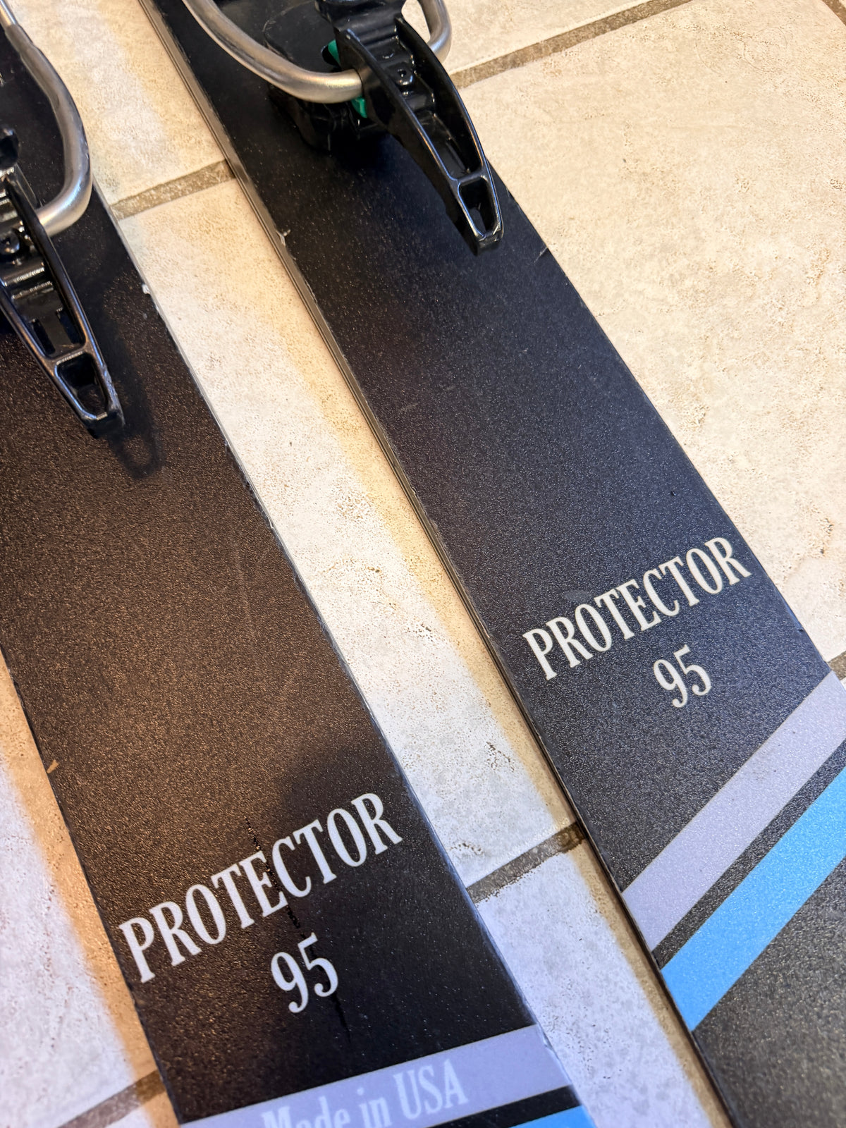 Protector 95 graphics and mounted binding detail