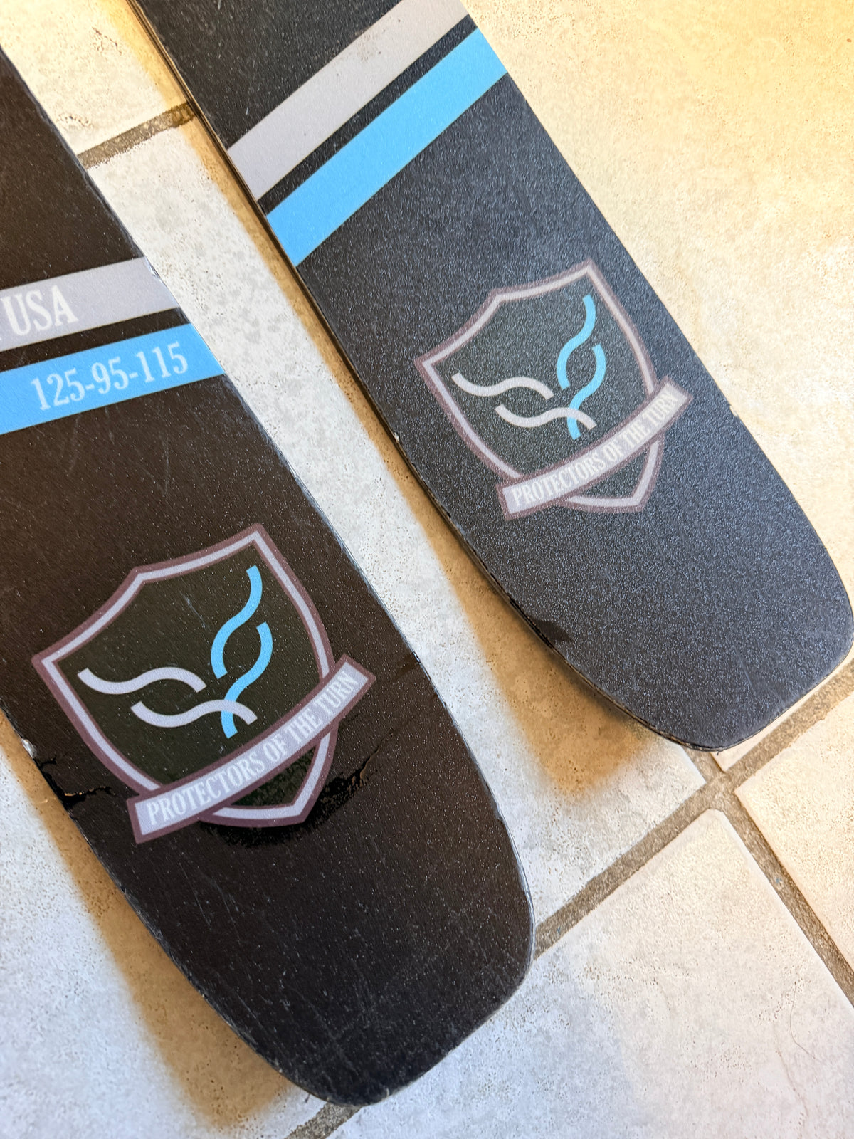 164cm Protector 95 ski markings showing 125-95-115 dimensions