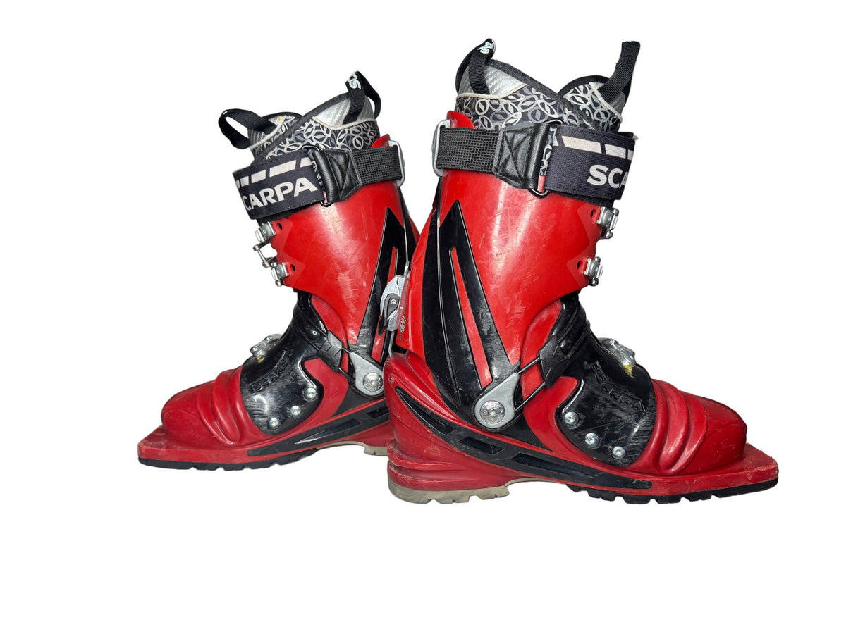 26.5 Scarpa T-Race (Used)