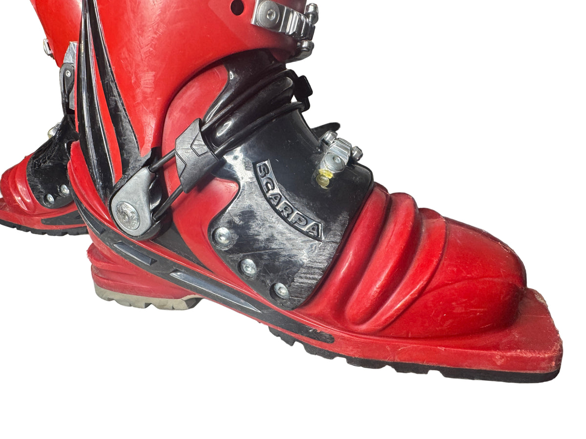 26.5 Scarpa T-Race (Used)