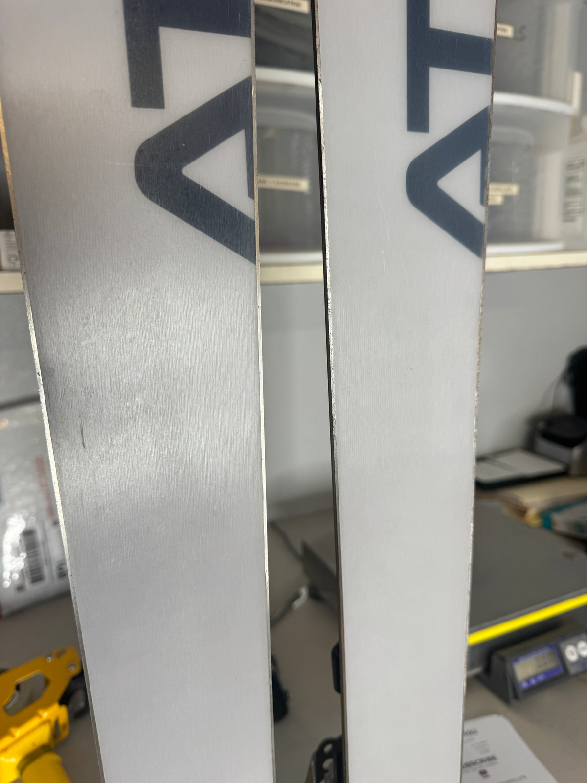 Atomic RT 80 (178 cm) Skis w/ 22 Designs HammerHead Bindings – Used