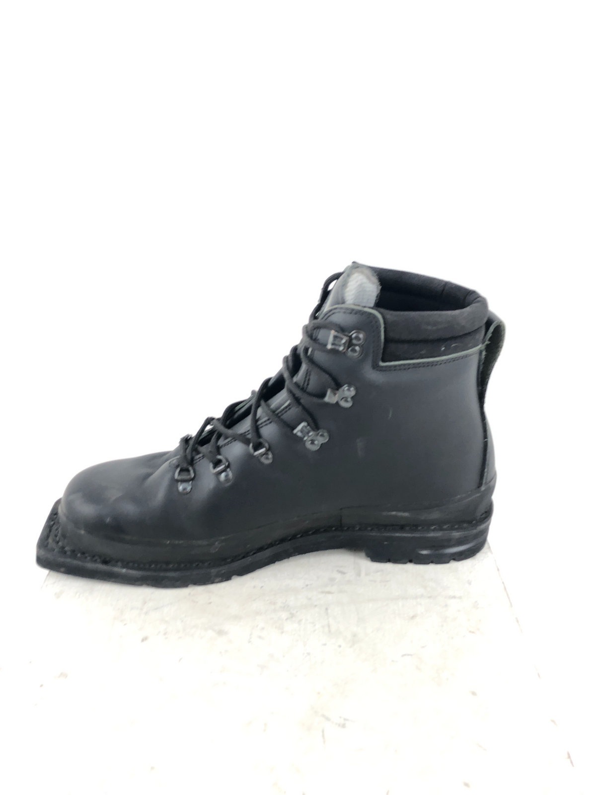 32.0 Alico Leathers like new