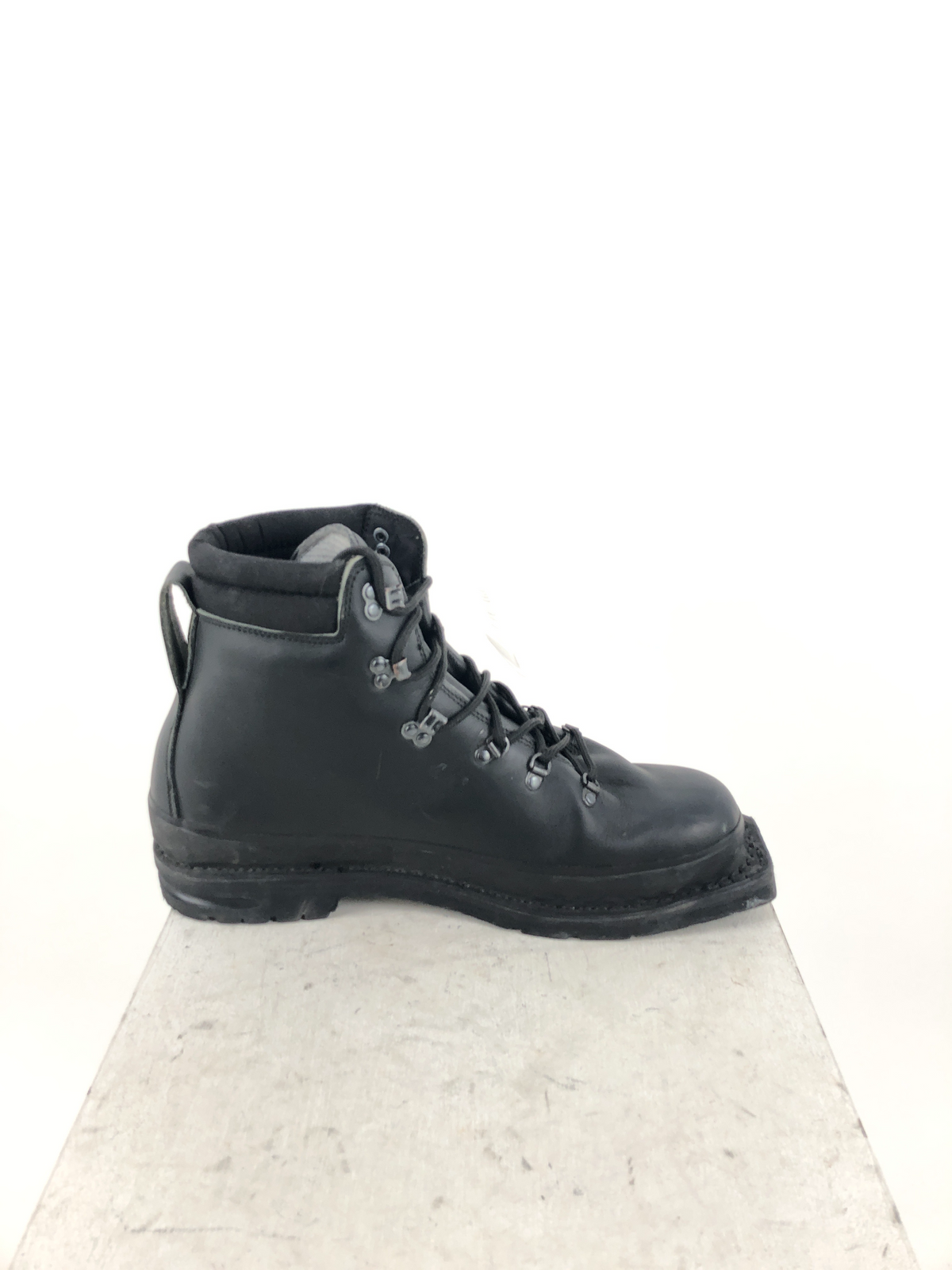 32.0 Alico Leathers like new