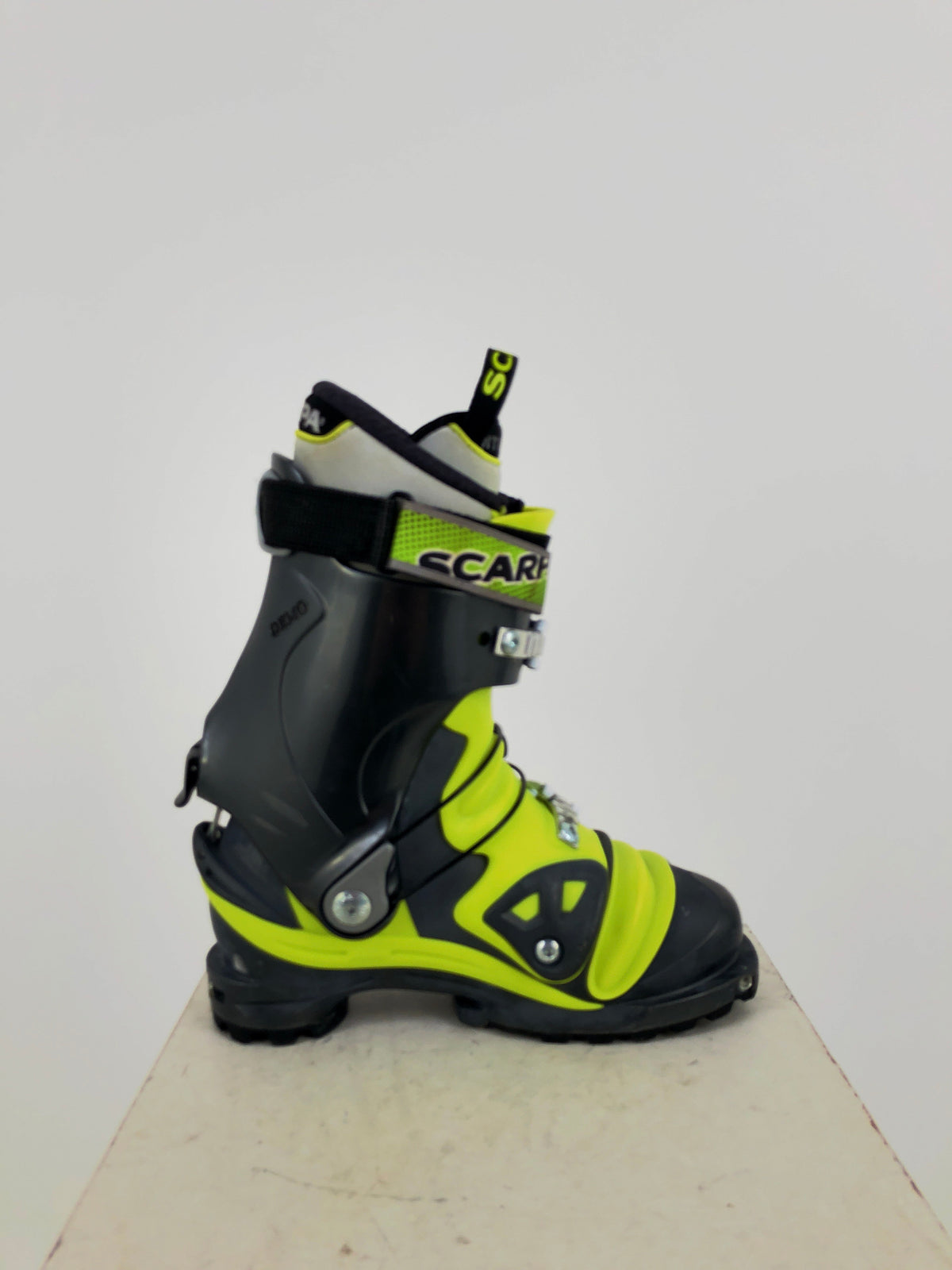 24.0 Scarpa TX NTN (Used)