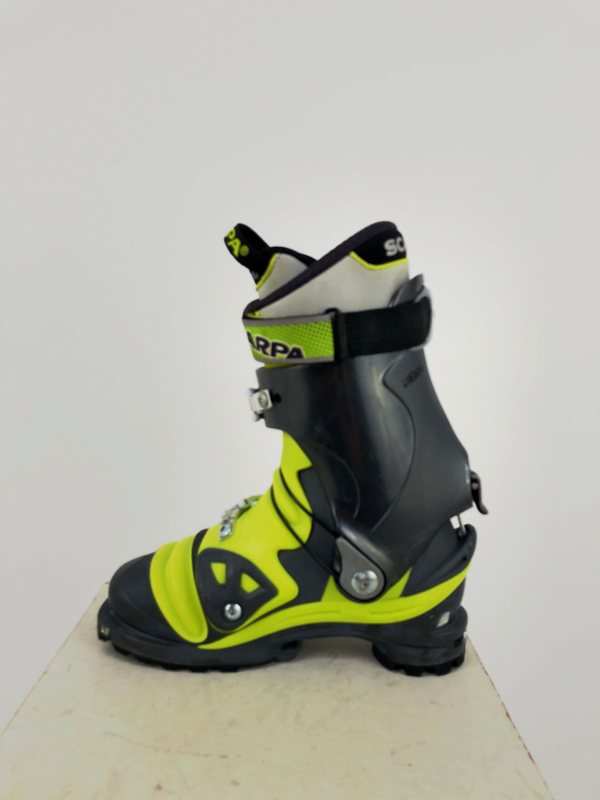 24.0 Scarpa TX NTN (Used)