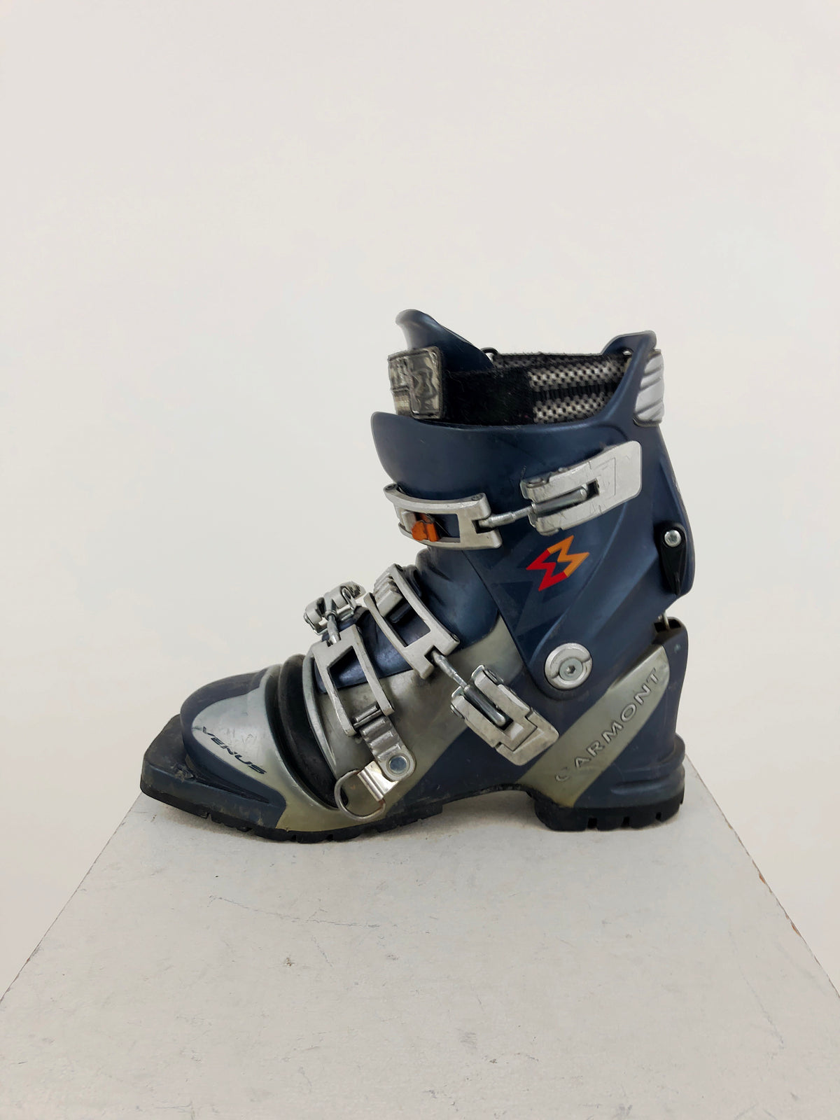 23.5 Garmont Venus (Shell Only) (Used)