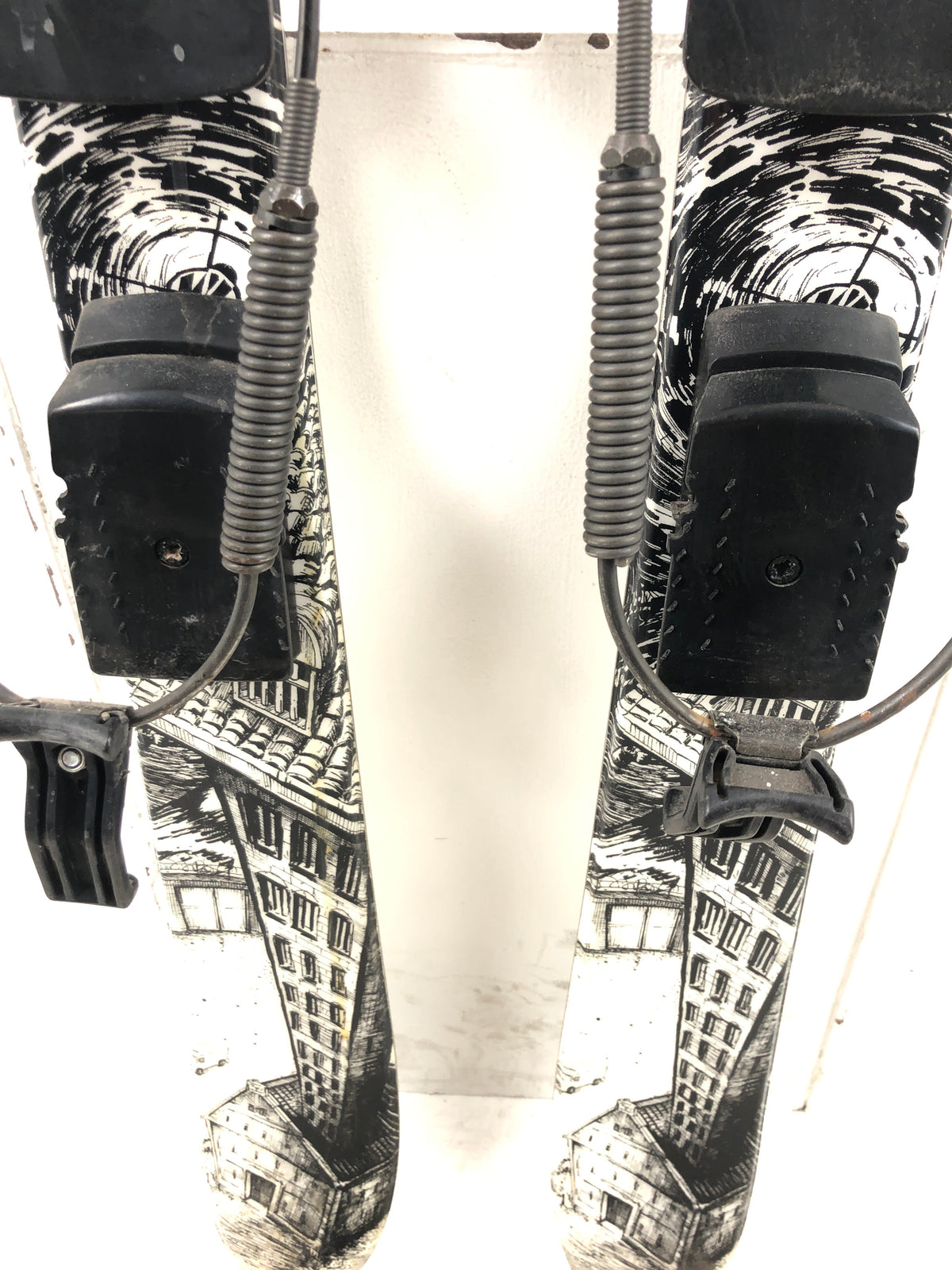 116cm K2 Kids Twin Tips W/ Rottefella Cable Bindings (Used)